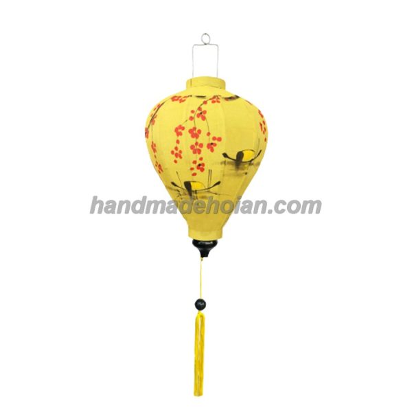 Đèn lồng Hội An vẽ họa tiết